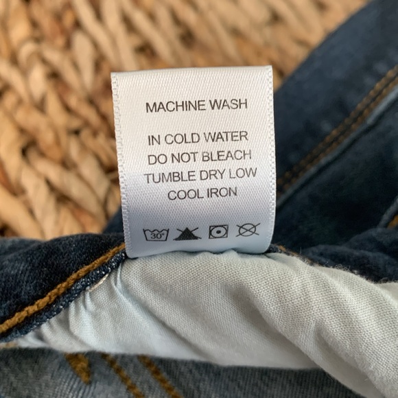 Judy Blue Angie Relaxed Fit Straight Leg Jean - Picture 13 of 16